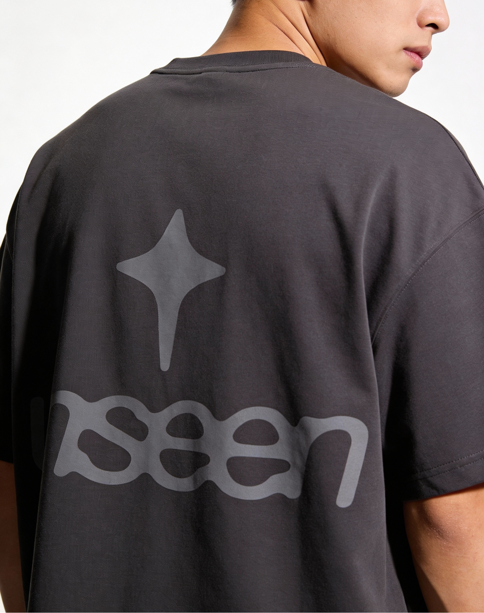 BASIC DARK UNSEEN TEE